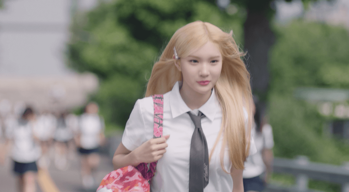 교복 착장으로 반응 좋은 하츠투하츠 뮤비 비주얼.gif | 인스티즈