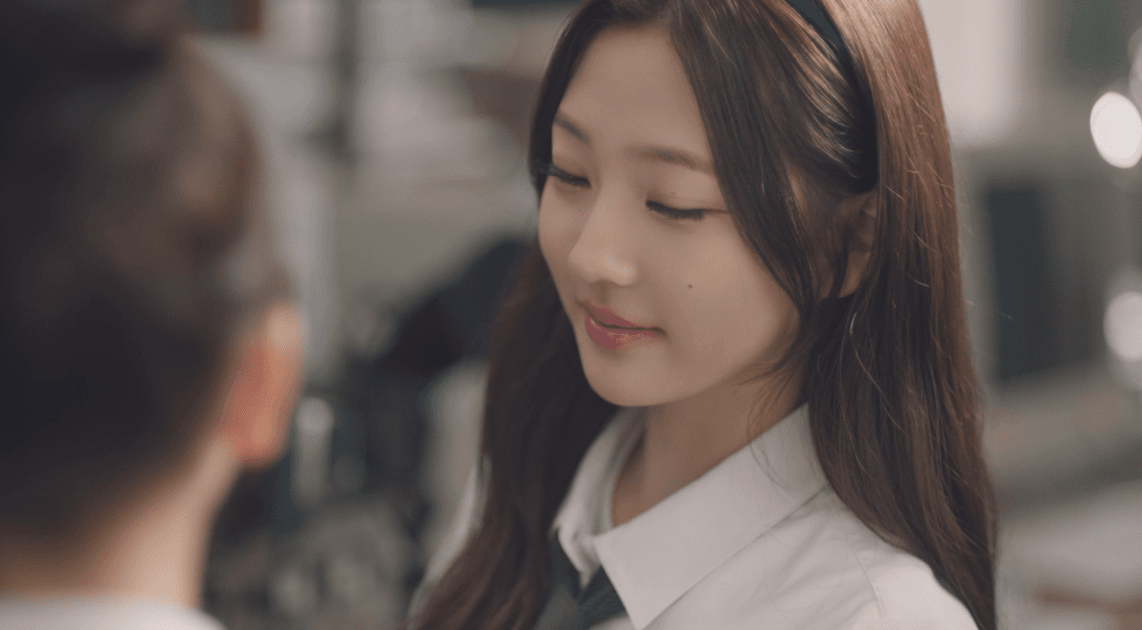 교복 착장으로 반응 좋은 하츠투하츠 뮤비 비주얼.gif | 인스티즈