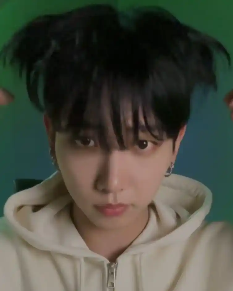 왔다 내 전지현 명재현 명왼 명른 위버스 라이브 셀카 남찍사 공항 남찍사 고화질 (11) webp 공유 | 인스티즈