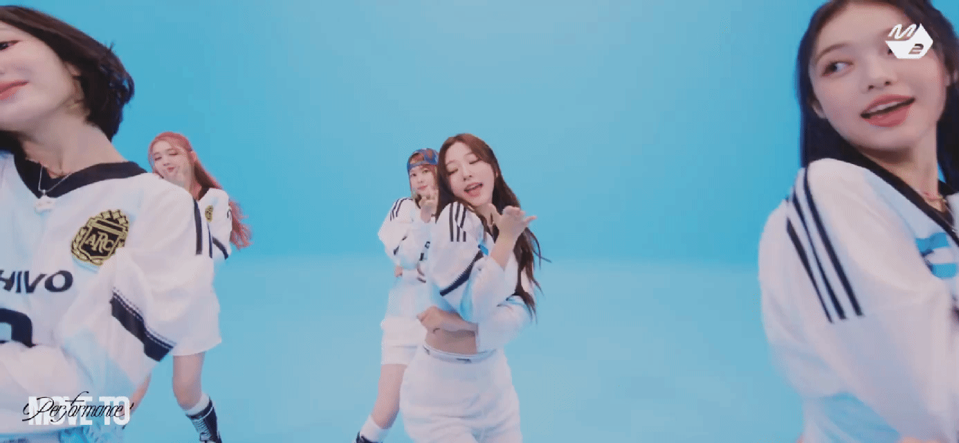 음방보다 카메라 무빙 좋다는 하츠투하츠 퍼포먼스.gif | 인스티즈