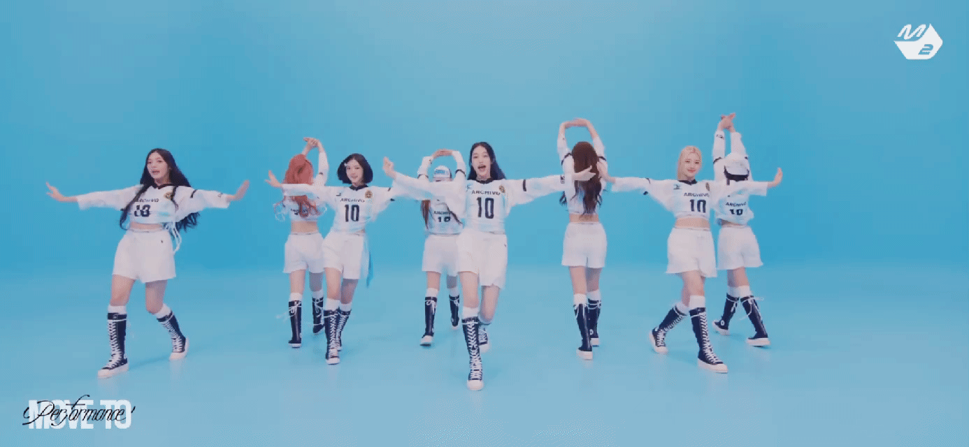 음방보다 카메라 무빙 좋다는 하츠투하츠 퍼포먼스.gif | 인스티즈