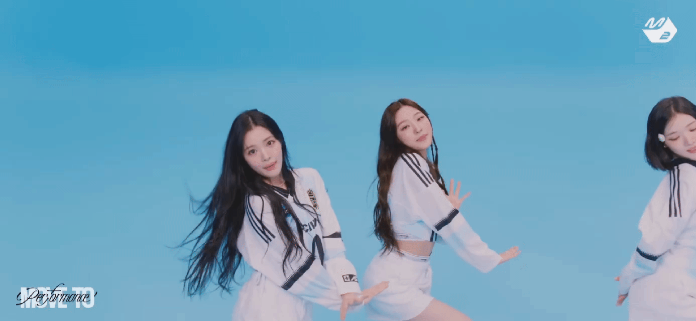 음방보다 카메라 무빙 좋다는 하츠투하츠 퍼포먼스.gif | 인스티즈