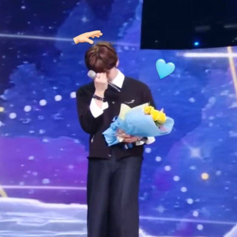 도영: 흑흑 🥹😭 엔시티팬들:도영아 다 울었니? 앵콜불러1