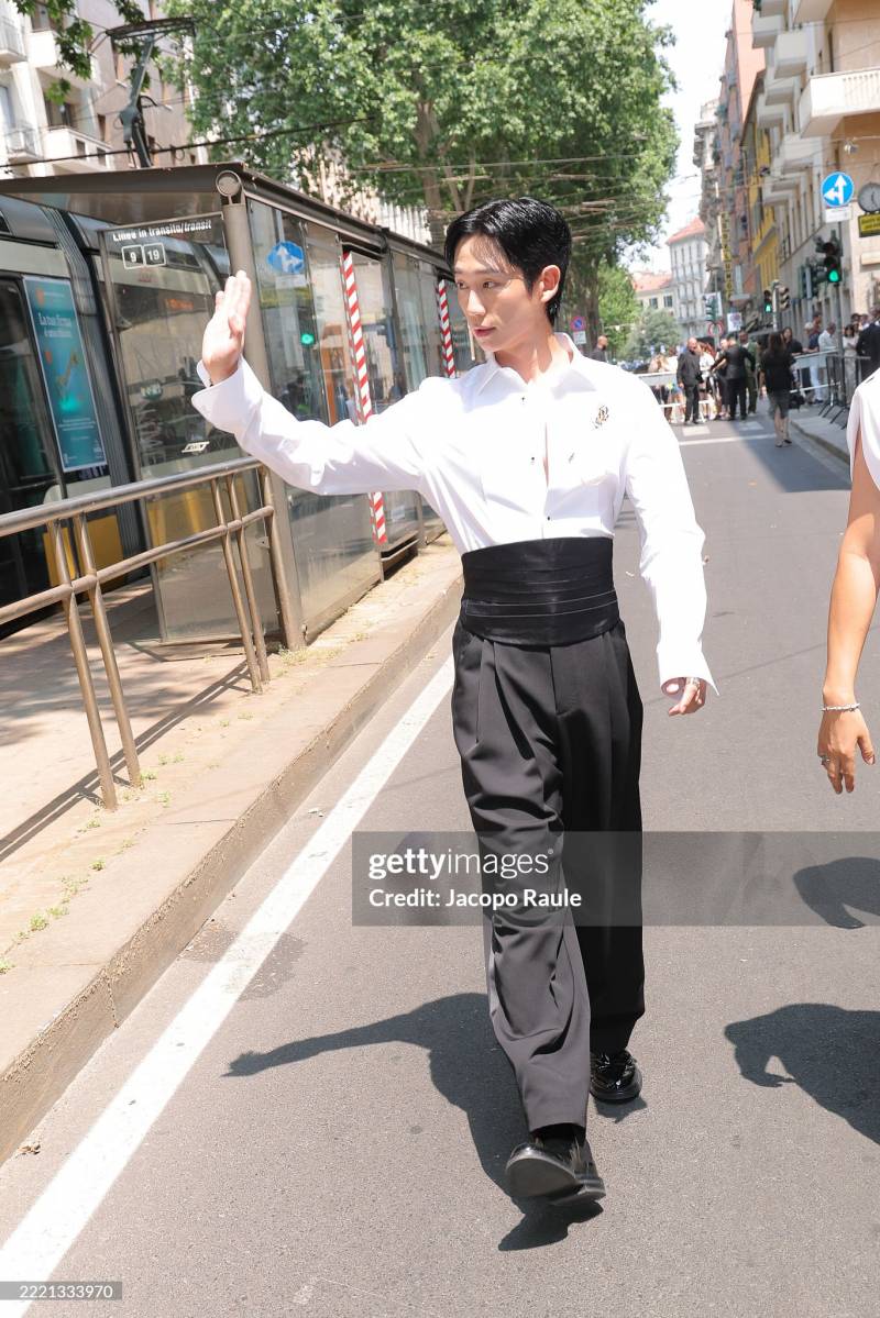 현재 난리 난 정해인 패션쇼 착장.JPG | 인스티즈