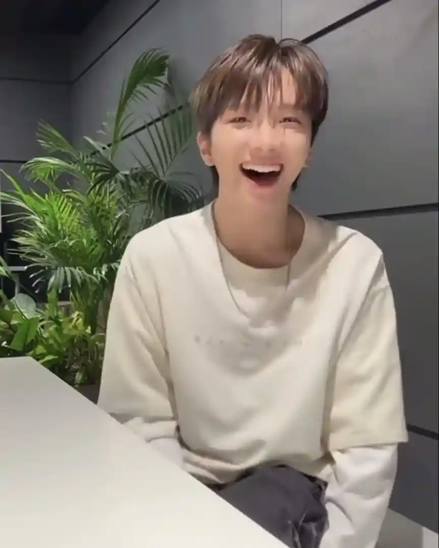 운학아 넌 웃을 때 제일 예뻐 김운학 운왼 운른 캡처 (8) webp 공유 | 인스티즈