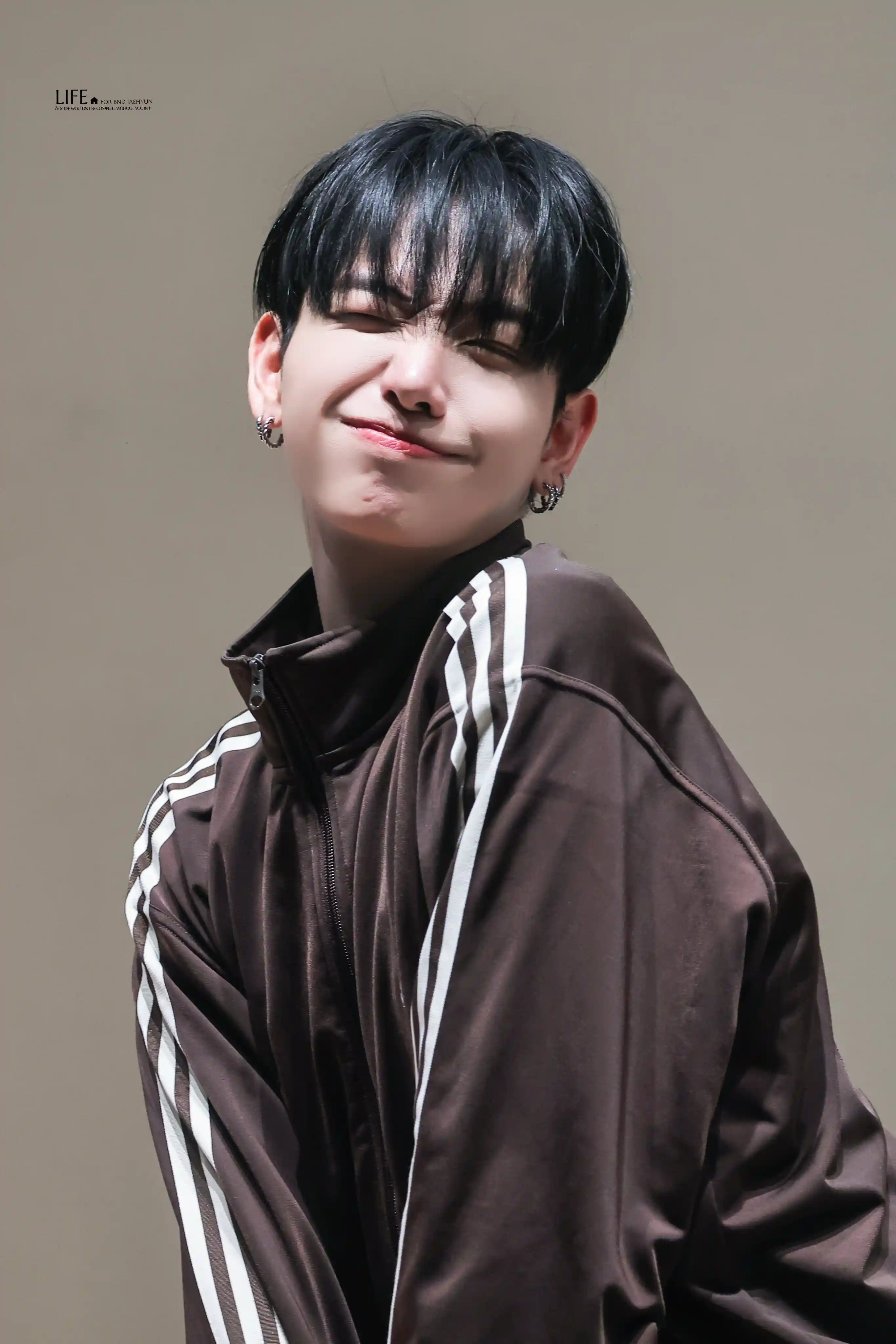 재현아 얼굴 갈 거야? 명재현 명왼 명른 고화질 (12) webp 공유 나 너 보려고 다시 온 건데 | 인스티즈