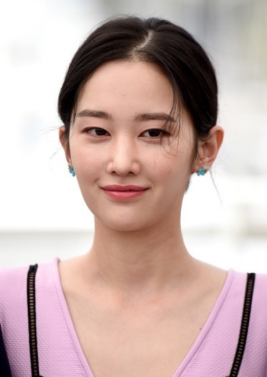 [잡담] 오늘 아이돌 데뷔한 신세계 정유경 회장딸 닮은 여배우 | 인스티즈