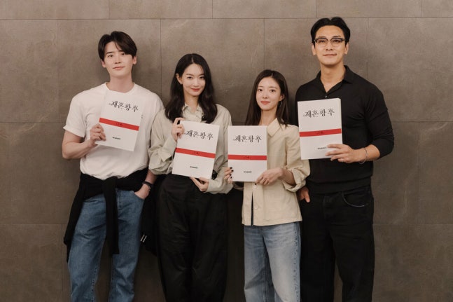[정보/소식] '재혼 황후'는 원작 그대로 로판 느낌을 살리는 방향을 선택했다 | 인스티즈