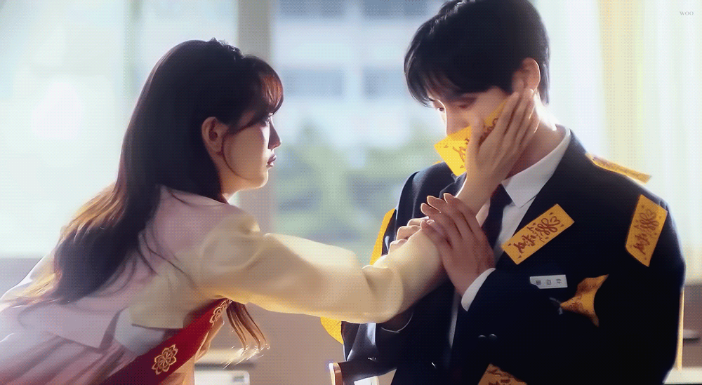 쌍방첫사랑에구원서사가득담은열여덟고딩의청춘물인데샤머니즘을살짝섞은본체배우가동갑에같작2번째라케미개쩌는얼굴합키차이뭐하나빠지는게없는그런드라마를보고싶으면오늘밤8시50분tvn견우와선녀를보세요 | 인스티즈