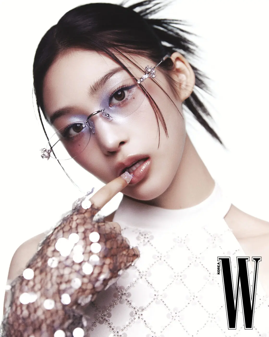 데뷔하자마자 뷰티 화보 찍은 신인 여돌 비주얼.jpg | 인스티즈