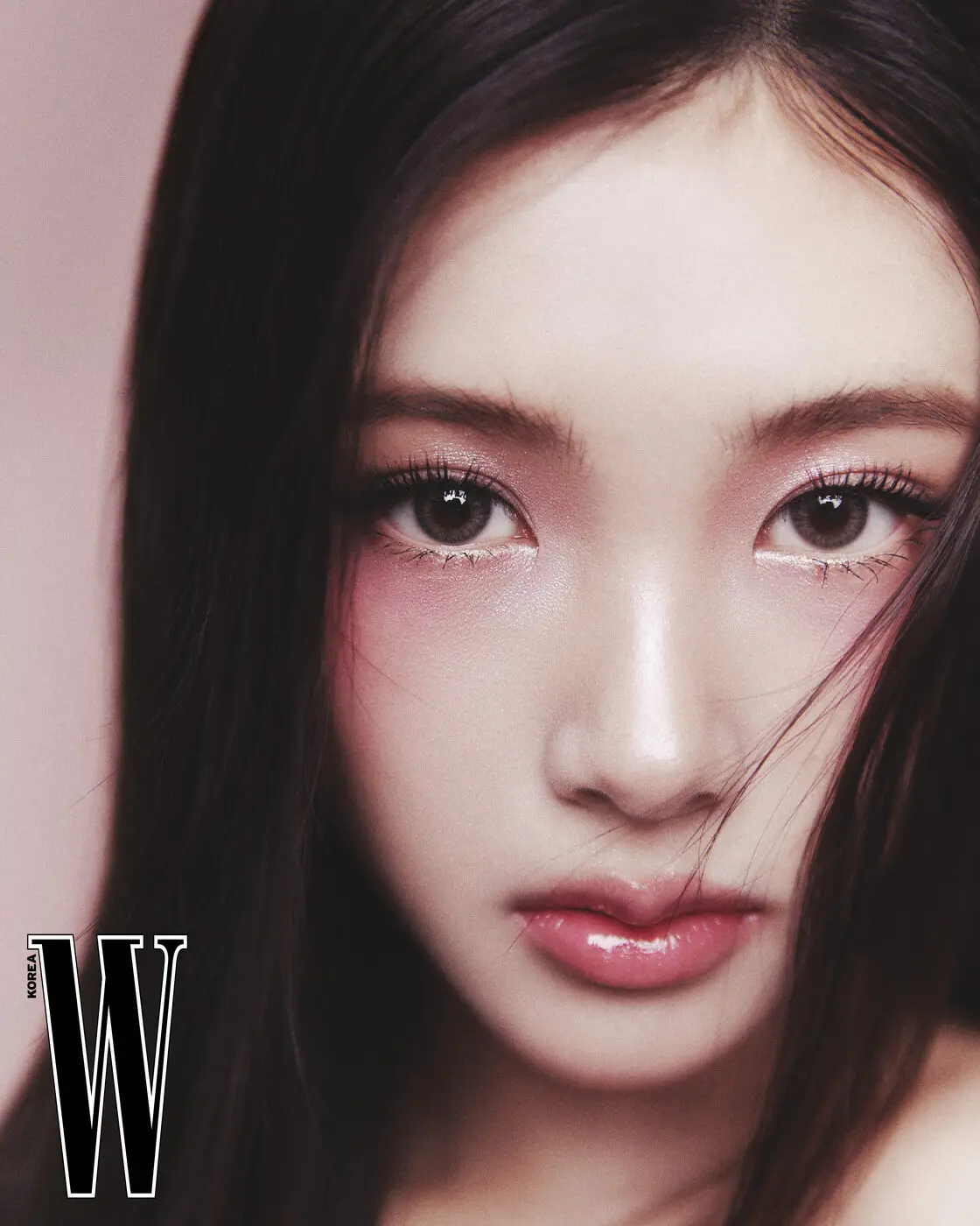 데뷔하자마자 뷰티 화보 찍은 신인 여돌 비주얼.jpg | 인스티즈