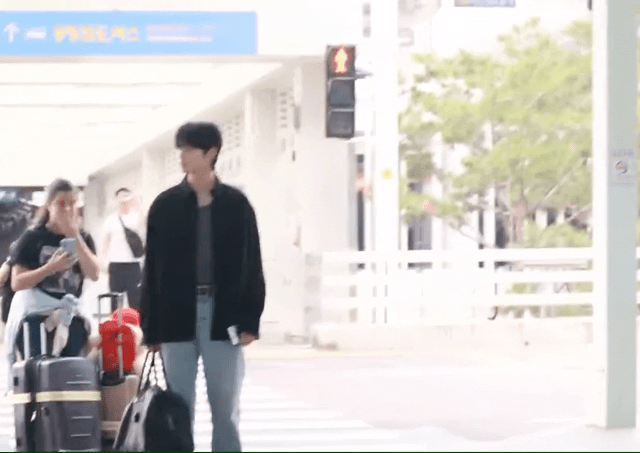 우연히 차은우를 본 외국인의 찐 반응 .gif | 인스티즈