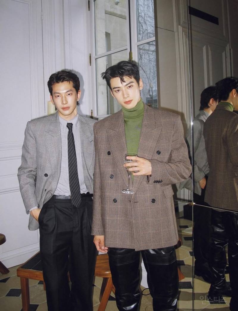 생로랑 맨즈 롱부츠 소화하는 차은우 .jpgif | 인스티즈