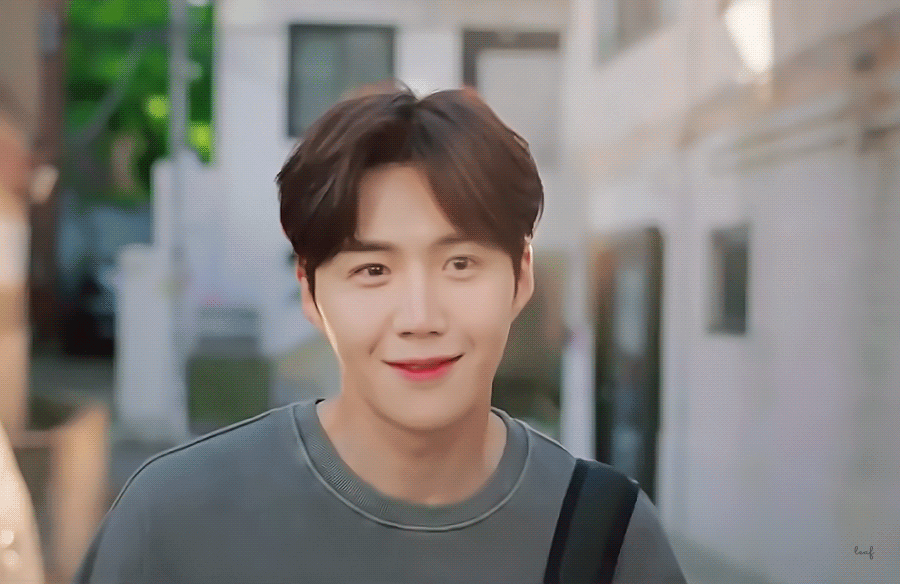 얼굴에 악역과 선역이 모두 있는 배우 .gif | 인스티즈