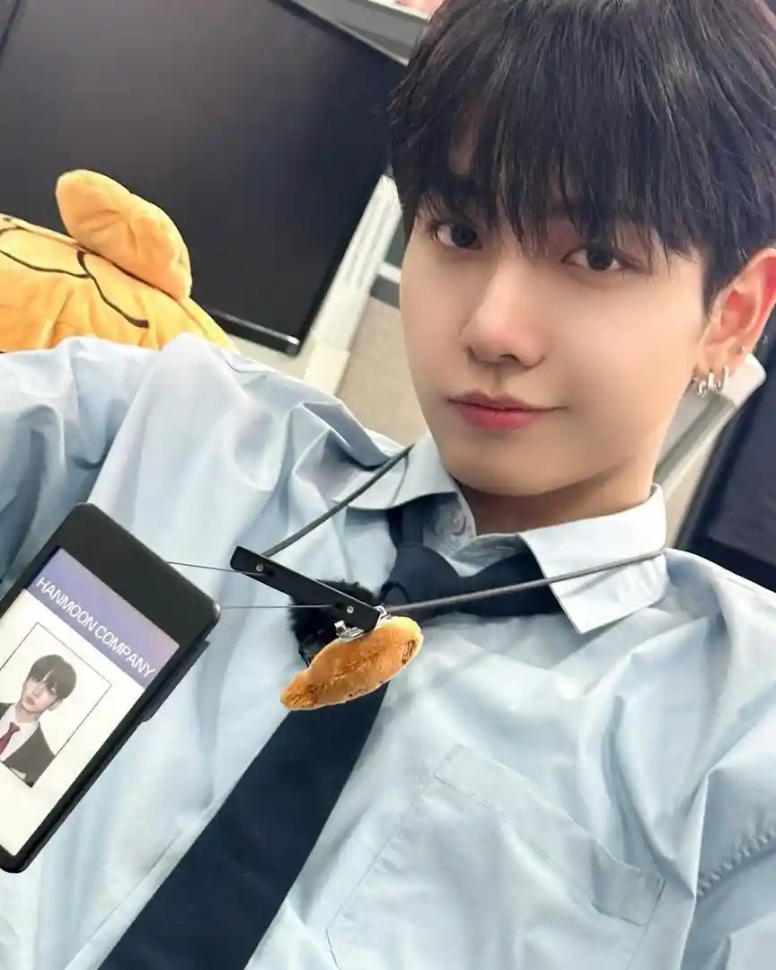 명재현 얼굴 주사위 6의 날 오늘 깔 진짜 좋다 저장 안 하면 "손해" 명재현 명왼 명른 남찍사 고화질 프리뷰 (75) webp 공유 | 인스티즈