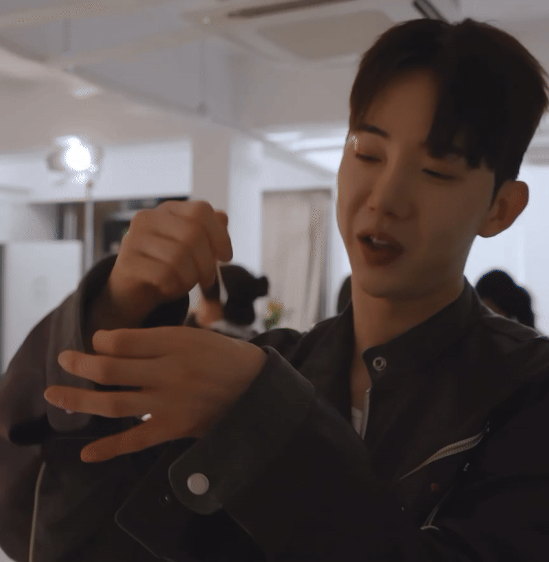 면봉 하나로 붓기 빼는 꿀팁.gif | 인스티즈