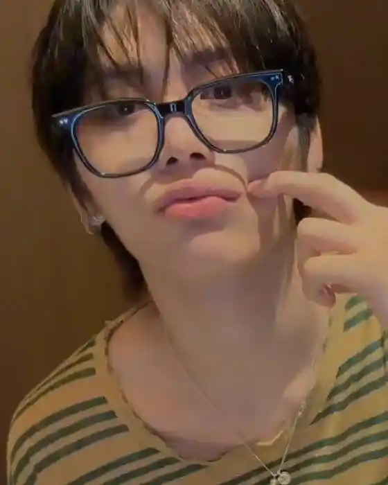 한태산 한동민 탯왼 탯른 라방인지 릴스인지 미친인지 캡처 (8) webp 공유 | 인스티즈