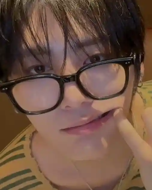 한태산 한동민 탯왼 탯른 라방인지 릴스인지 미친인지 캡처 (8) webp 공유 | 인스티즈