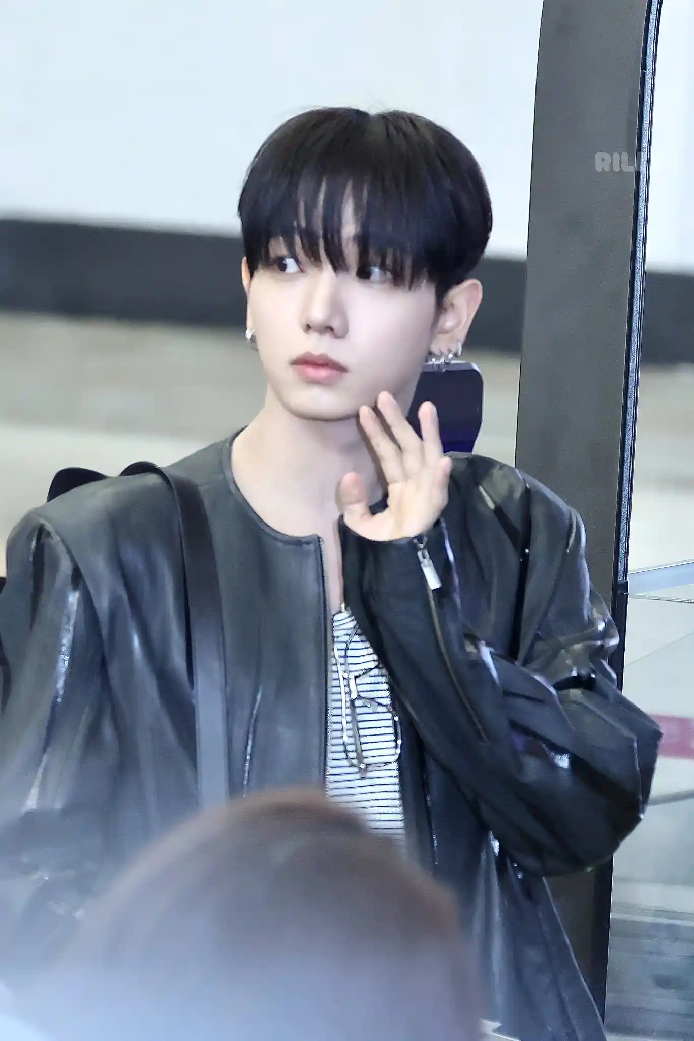 명재현 명왼 명른 고화질 + 컨포인지 화보인지 (7) webp 공유 | 인스티즈