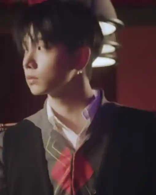 명재현 명왼 명른 고화질 + 컨포인지 화보인지 (7) webp 공유 | 인스티즈