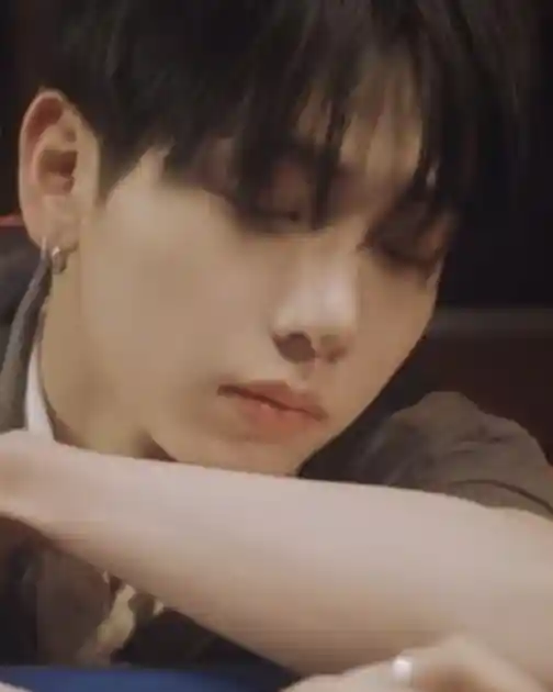 명재현 명왼 명른 고화질 + 컨포인지 화보인지 (7) webp 공유 | 인스티즈