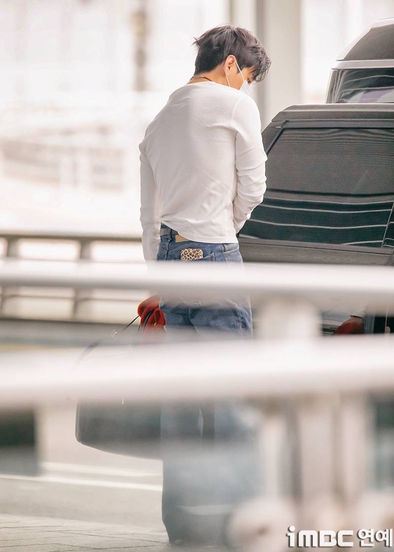 ⚠️현재 𝙅𝙊𝙉𝙉𝘼 고자극이라는 방탄 뷔 몸 두께⚠️ | 인스티즈