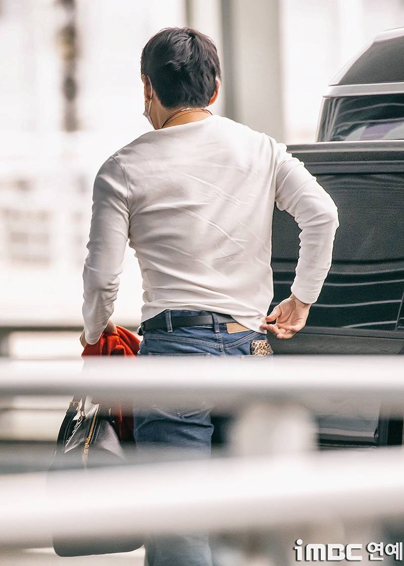 ⚠️현재 𝙅𝙊𝙉𝙉𝘼 고자극이라는 방탄 뷔 몸 두께⚠️ | 인스티즈