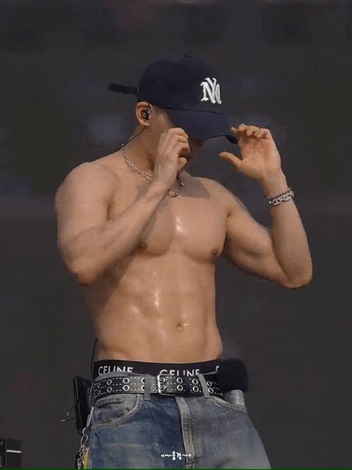 이번 워터밤 레전드 갱신한 아이돌 .jpgif | 인스티즈