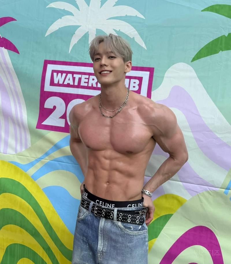 워터밤을 보디빌딩 대회처럼 준비하는 아이돌.jpg | 인스티즈