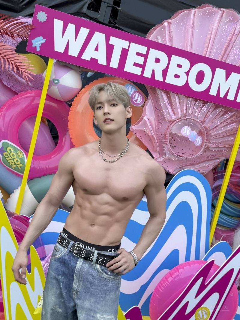 워터밤을 보디빌딩 대회처럼 준비하는 아이돌.jpg | 인스티즈