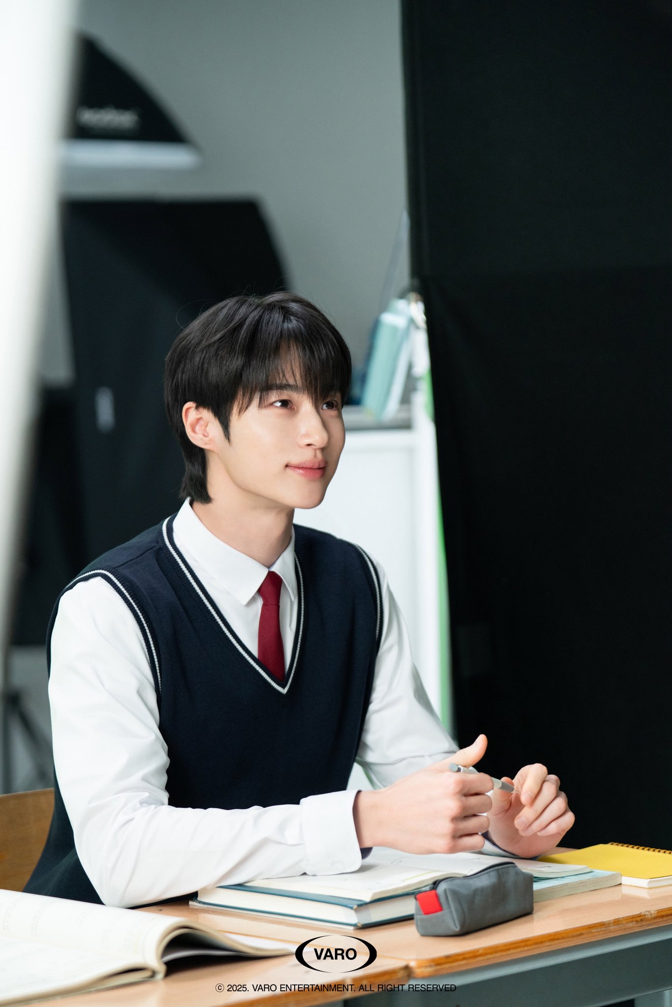 [잡담] 대군부인) 변우석 아이유가 교복 입어야 하는 이유 | 인스티즈