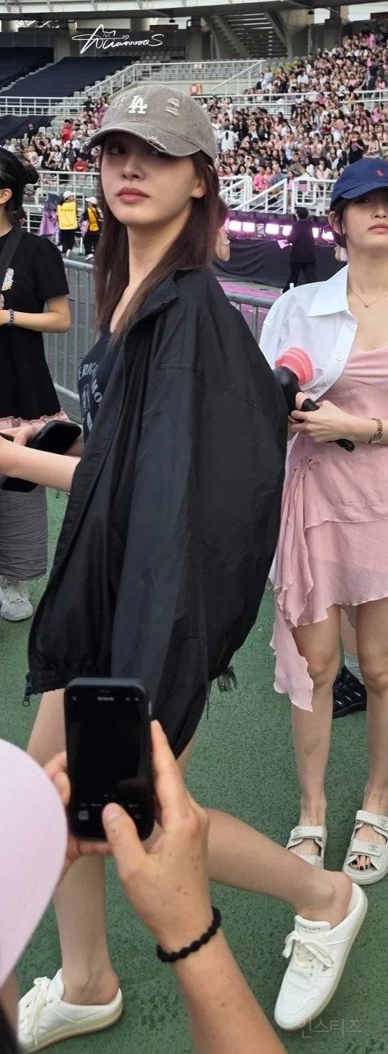 살 빠지고 미모 물 오른 리즈.jpg | 인스티즈