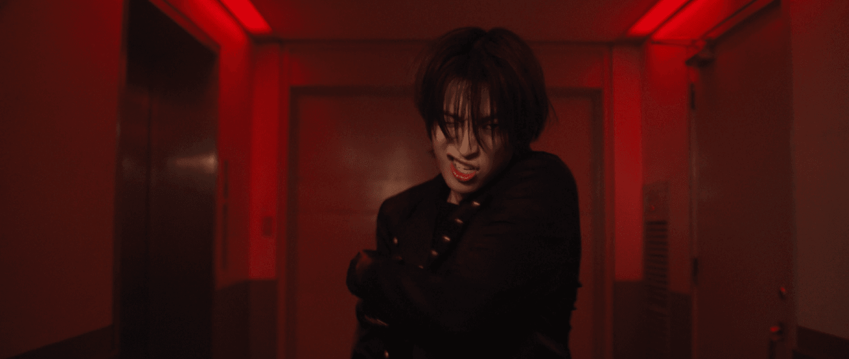 오늘자 미국 앨범 낸 에이티즈 뮤비 비주얼.gif | 인스티즈