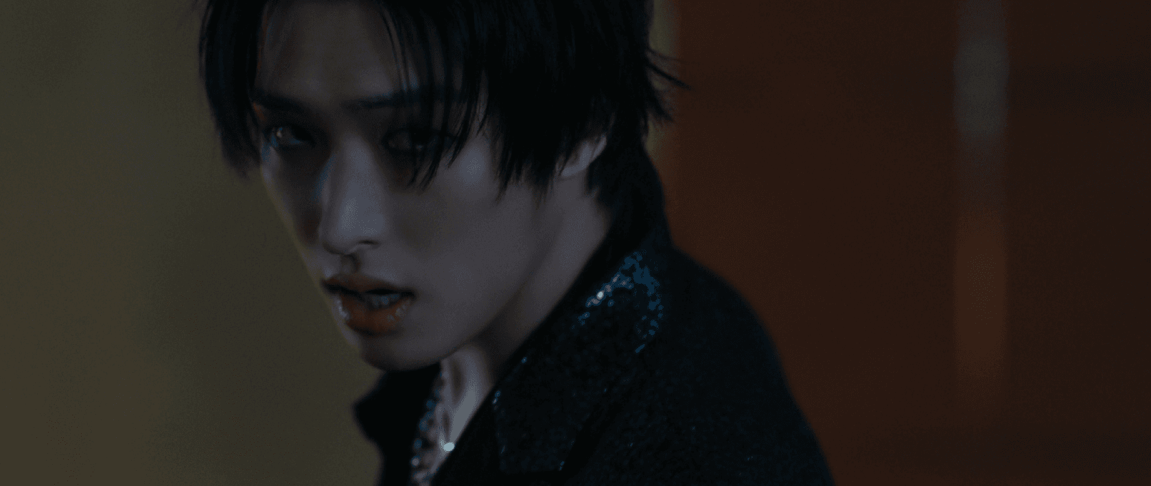 오늘자 미국 앨범 낸 에이티즈 뮤비 비주얼.gif | 인스티즈