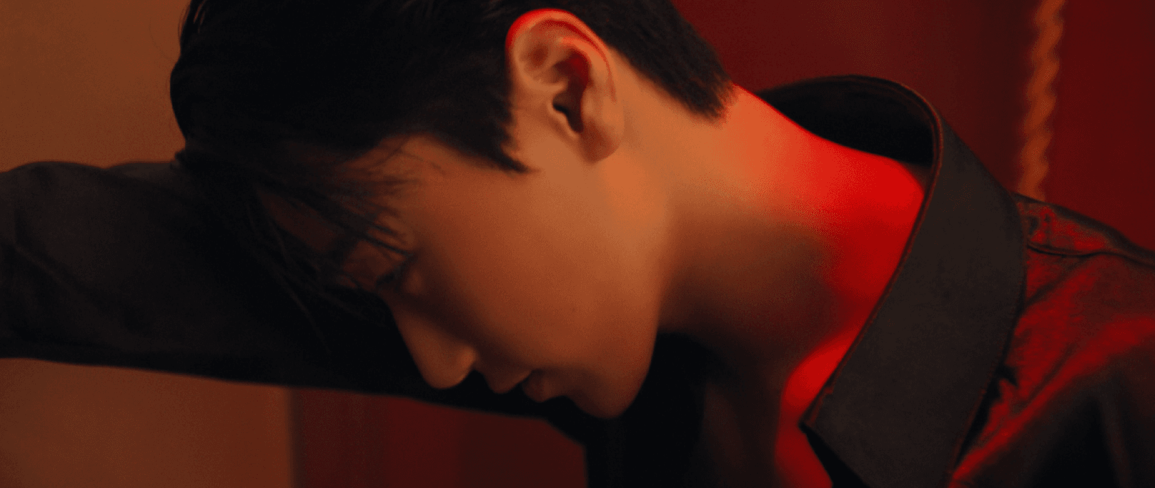 오늘자 미국 앨범 낸 에이티즈 뮤비 비주얼.gif | 인스티즈