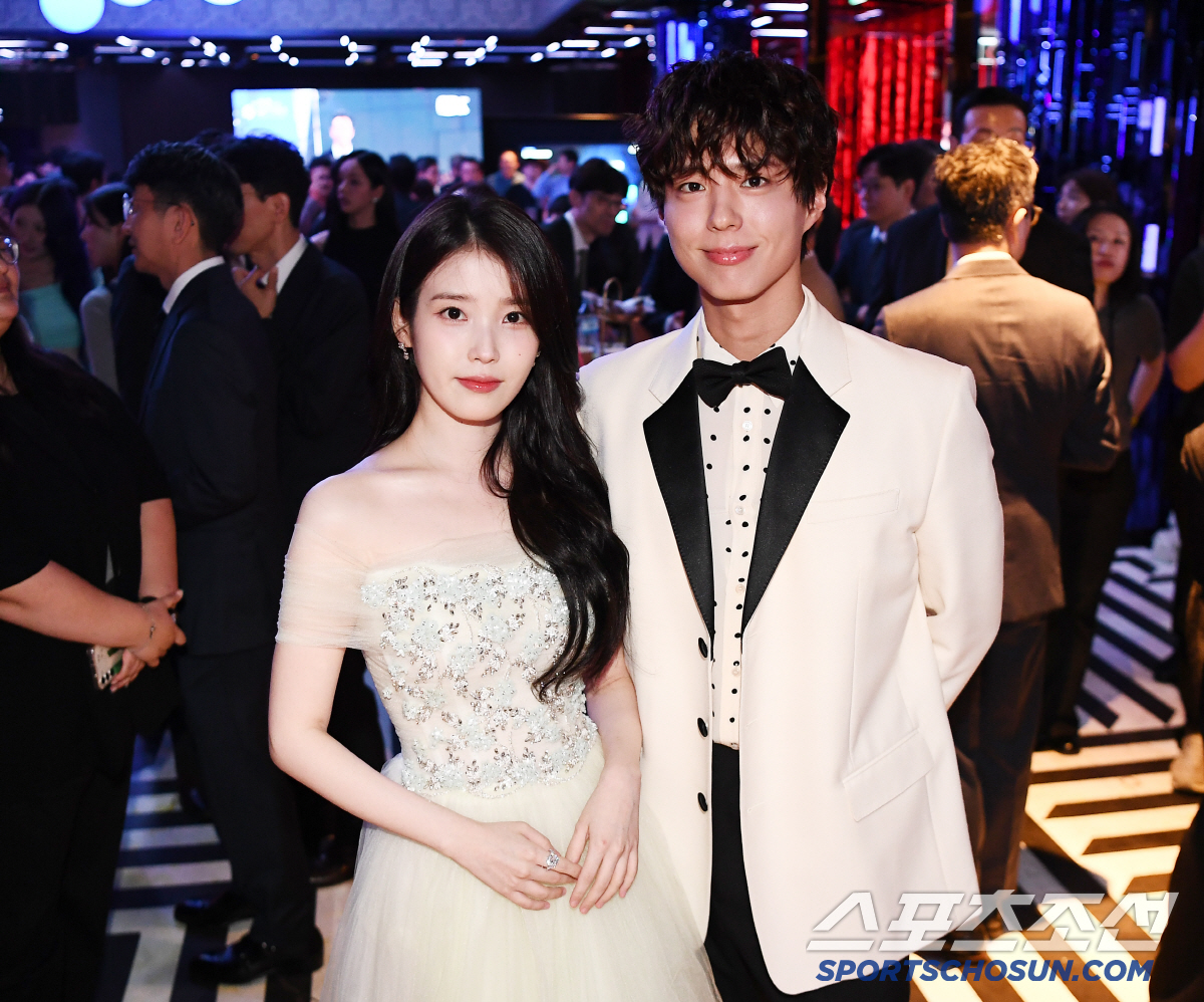 [잡담] 아이유 박보검 청룡 사진 뜸 | 인스티즈