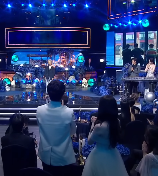 [잡담] 박보검아이유.....베커상을 낋여오너라 | 인스티즈