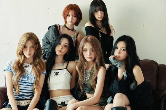 이프아이, 상승세 탔다…'r u ok?' 뮤비 천만 뷰 돌파 | 인스티즈