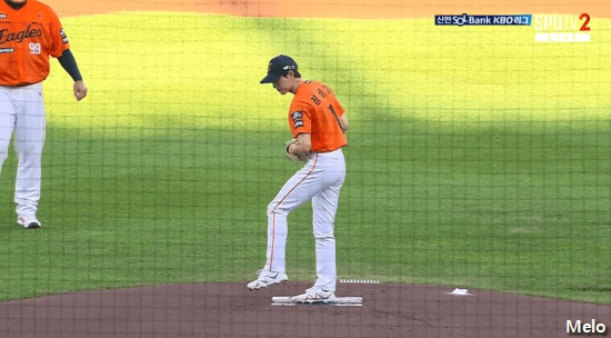 [잡담] 정성일 투구폼 이럼 | 인스티즈