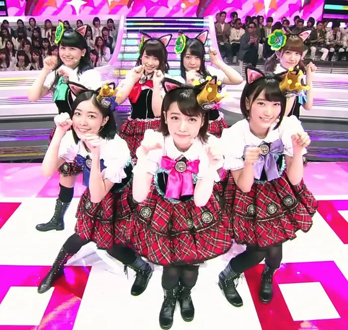 요새 오타쿠 컨셉 아이돌들 많아졌는데 일본의 그 찐?은 따라갈수가 없는거같음....gif | 인스티즈