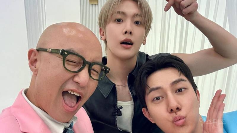 차은우가 떠나기 전 홍석천한테 준 보석 .jpgif | 인스티즈