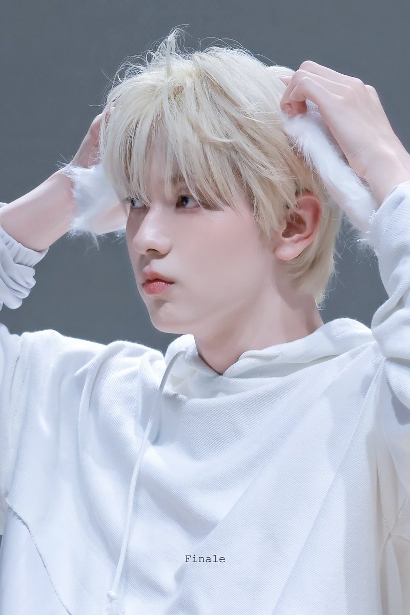 [잡담] 최수빈은ㅋㅋㅋ ㄹㅇ 대충 봐도 얘는 쿨톤이요 소리 듣는거 웃겨ㅋㅋㅋㅋ | 인스티즈