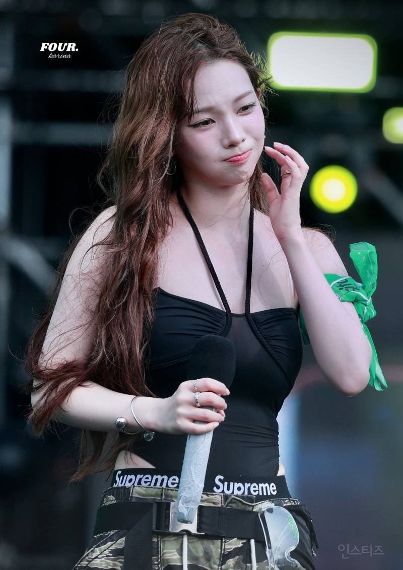 다시보는 솔로 카리나 워터밤 고화질jpg | 인스티즈