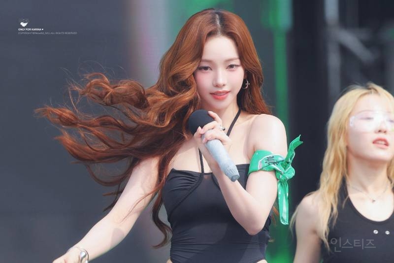 다시보는 솔로 카리나 워터밤 고화질jpg | 인스티즈