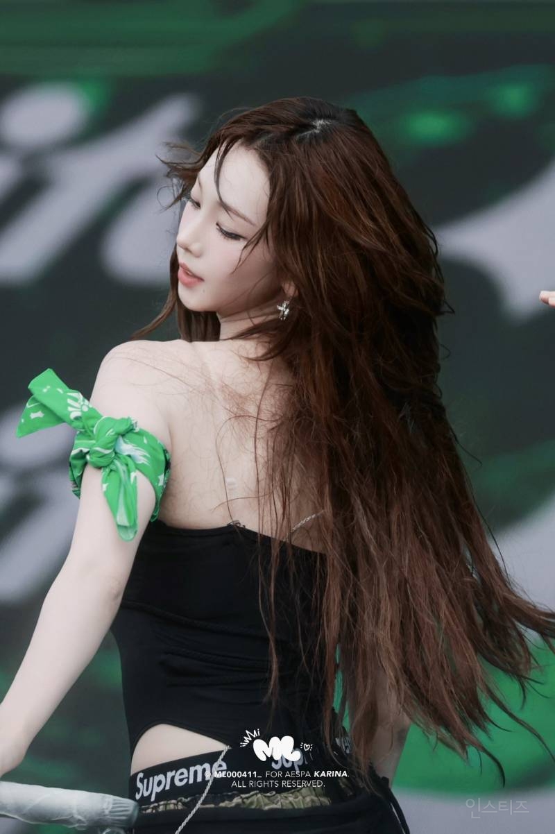 다시보는 솔로 카리나 워터밤 고화질jpg | 인스티즈