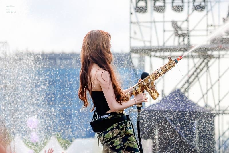 다시보는 솔로 카리나 워터밤 고화질jpg | 인스티즈