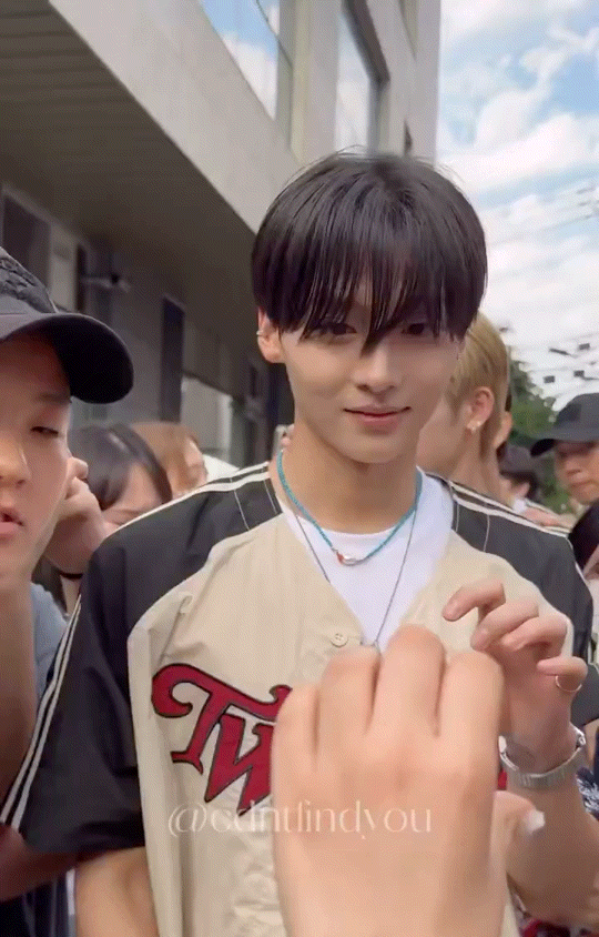 [잡담] 오늘 보플 목격담중에 잘생겼다고 생각한 3명 | 인스티즈