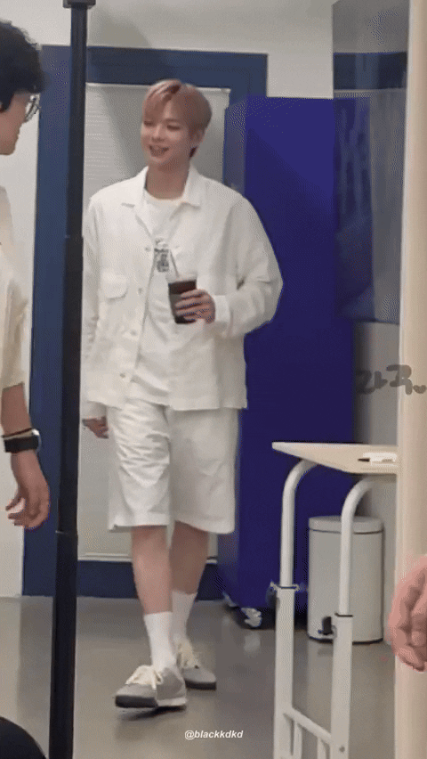 팬싸 퇴근하고 결혼식 참석했던 강다니엘 | 인스티즈