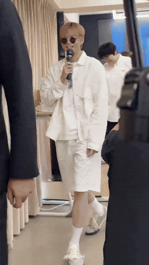 팬싸 퇴근하고 결혼식 참석했던 강다니엘 | 인스티즈