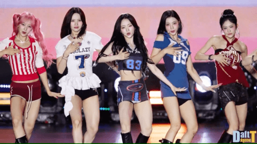 멤버들 중 신곡 안무가 젤 찰떡이라는 이지 .gif | 인스티즈